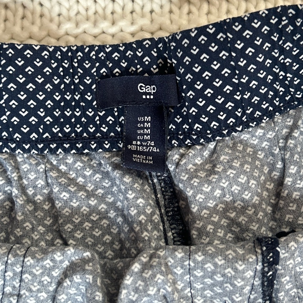 GAP, Navy Blue Patterned Shorts, Size M - Picture 2 of 3